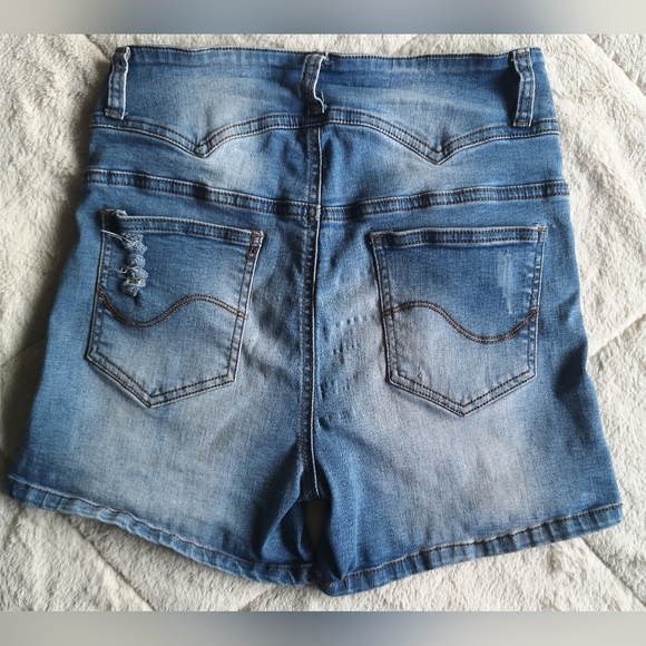 Ardene shorts. Size 1 or XS - Picture 5 of 9